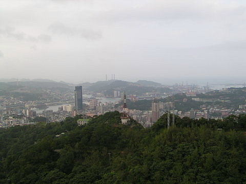 仁爱区,人性与社会冲突的现实剖析